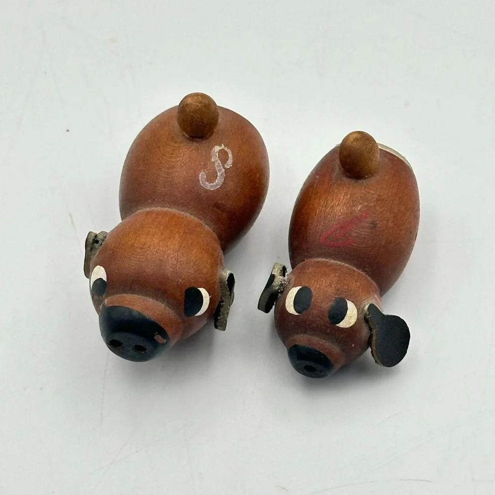 Vintage wooden‎ salt and pepper shakers dog puppy